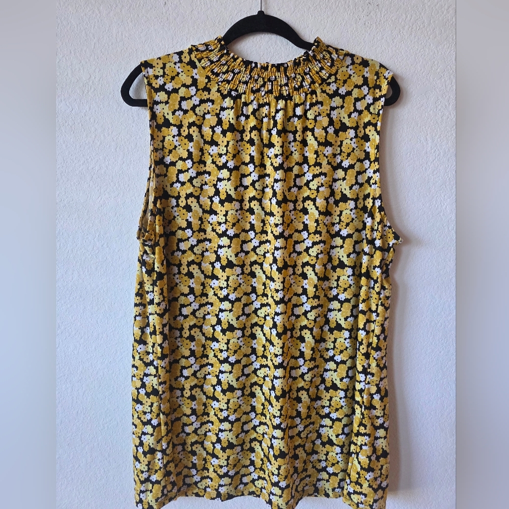 Sleeveless Yellow & Black Floral Smocked Neck Top - Picture 5 of 6